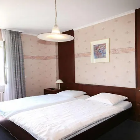 Crystal Hotel 3*
