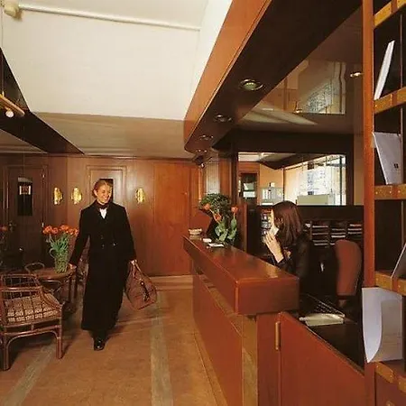 Hotel Crystal