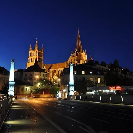 Crystal Lausanne